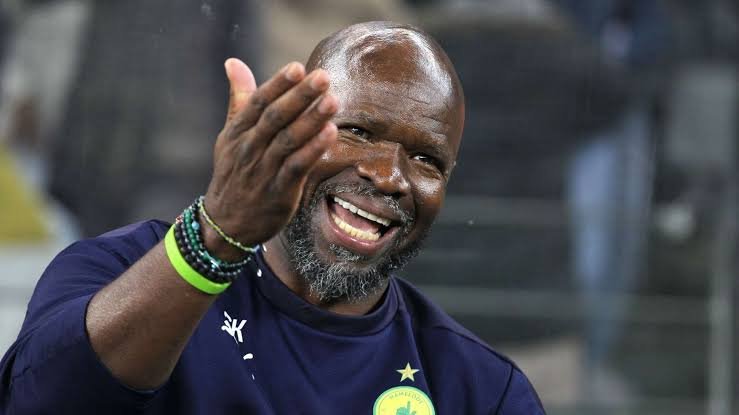 MRITHI wa Benchikha Simba huyu hapa,Steve Komphela Kumrithi Benchikha Simba, Steve Komphela atajwa Simba, Steve Komphela Simba SC.