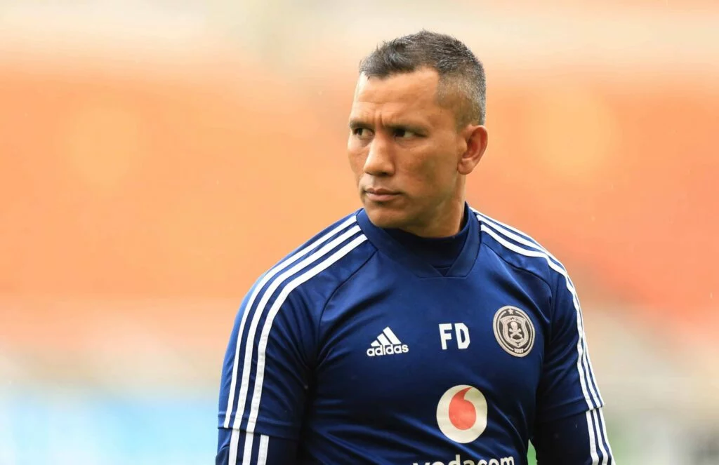 SIMBA Yamgeukia Kocha Fadlu Davids