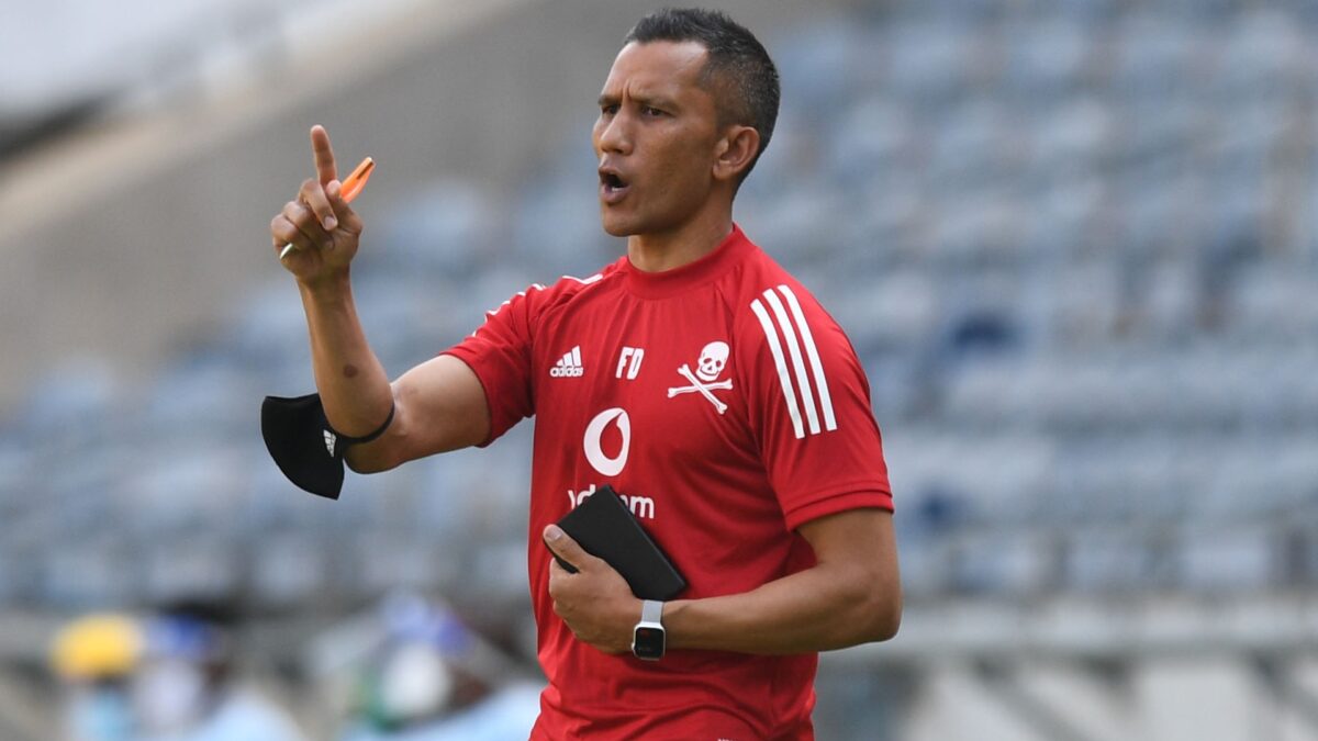 SIMBA Yamgeukia Kocha Fadlu Davids